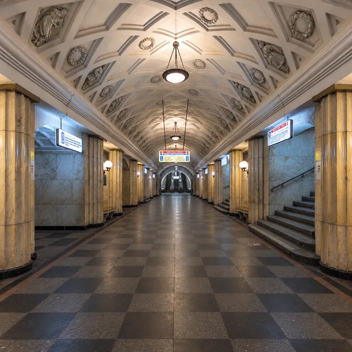 Станция метро «Театральная»